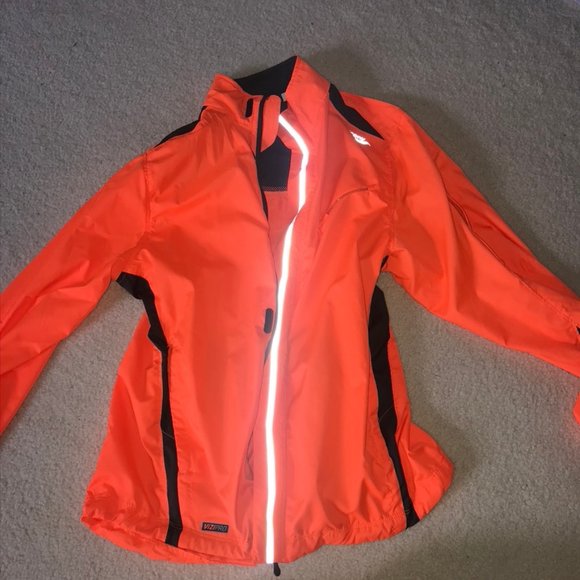 Saucony rain jacket - Picture 1 of 2